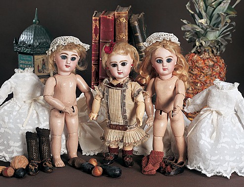 A WHISPERING OF DOLLS