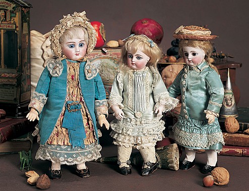 A WHISPERING OF DOLLS