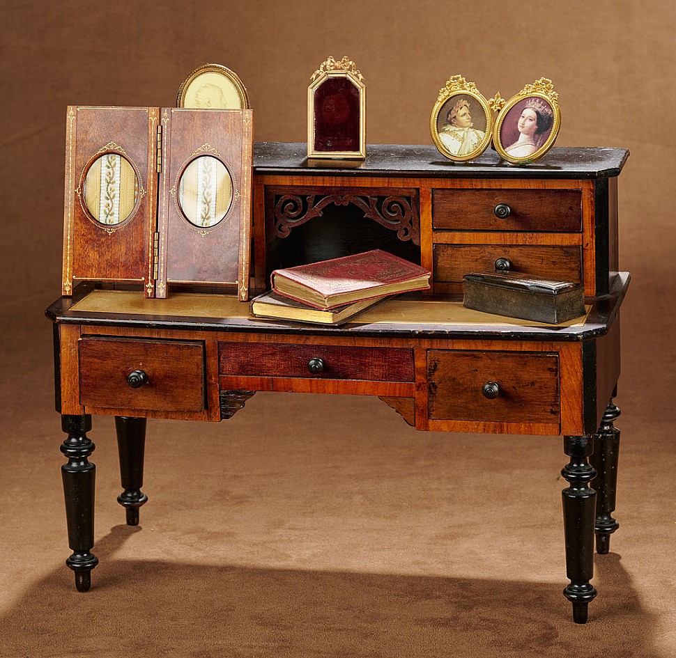 Lady's Writing Desk with Accessories